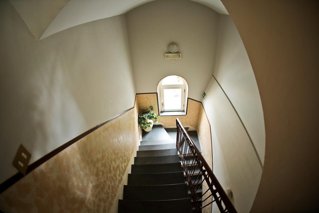 Hotel Residence Confalone Наполи Екстериор снимка