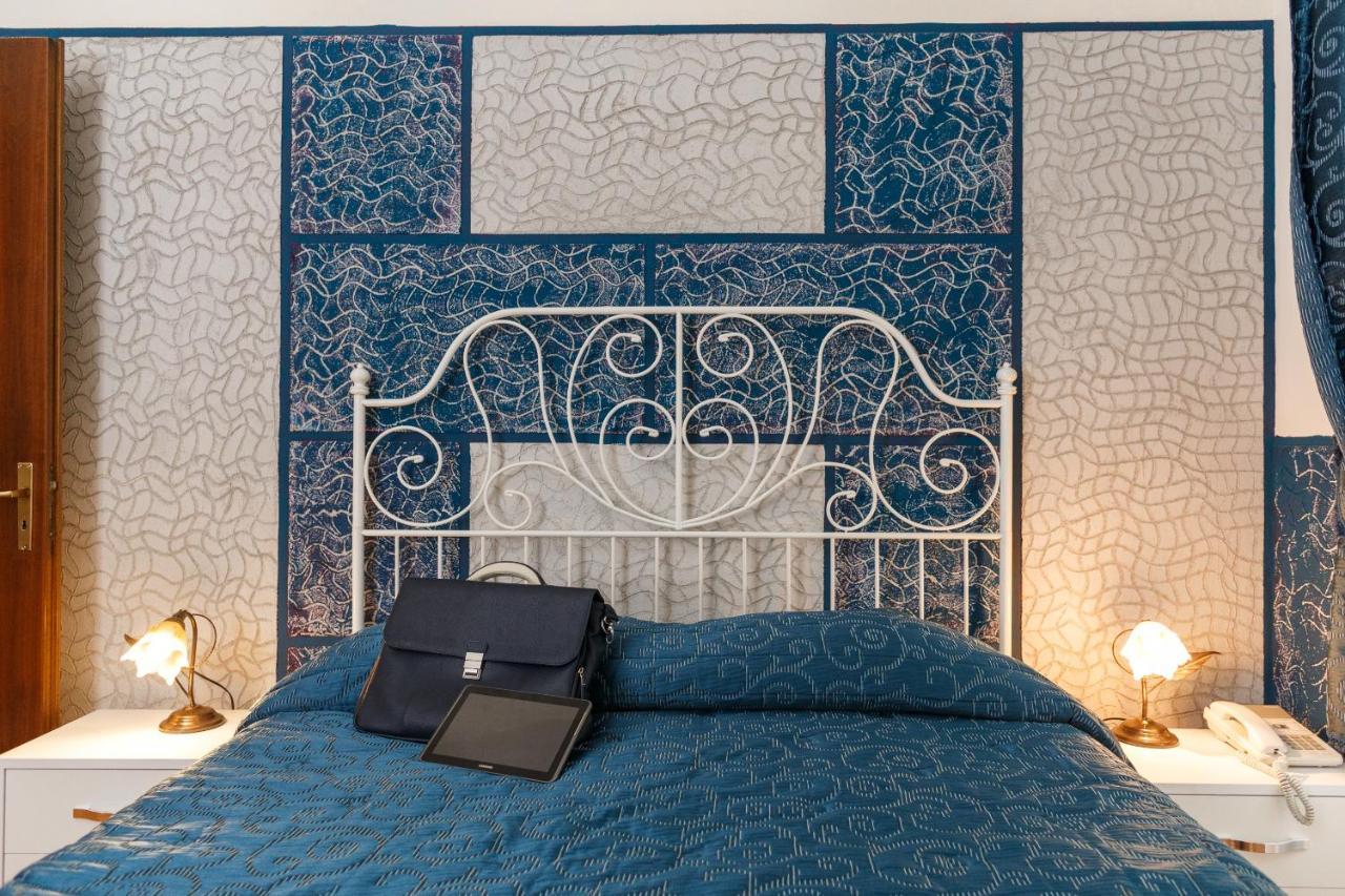 Hotel Residence Confalone Наполи Екстериор снимка